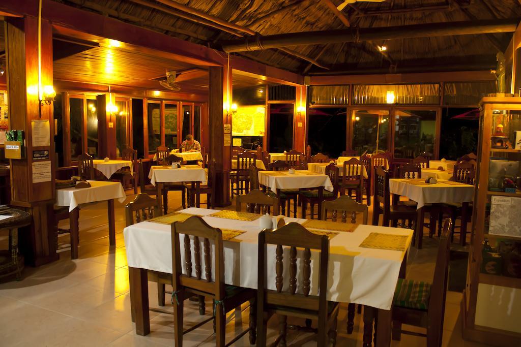 Hotel Jaguar Inn Tikal Exterior foto